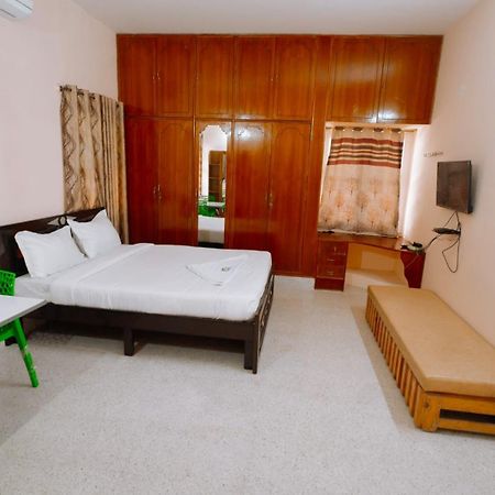Akshatha Home Stay Bangalore Eksteriør bilde
