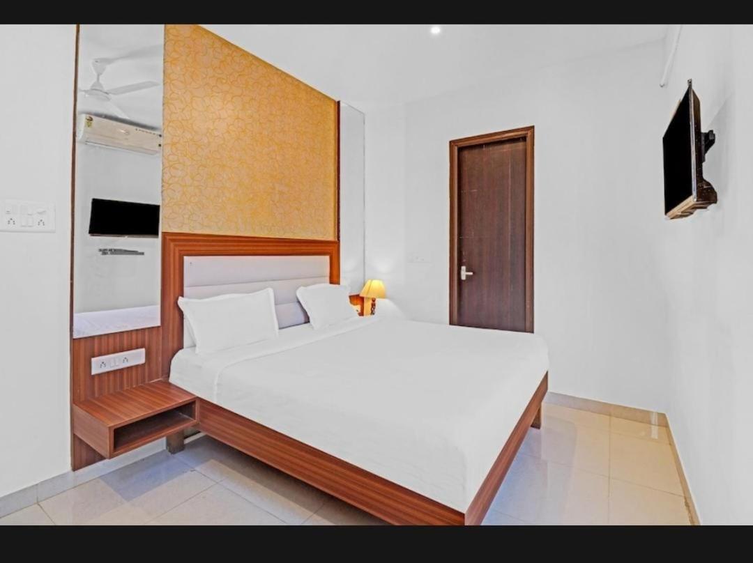 Akshatha Home Stay Bangalore Eksteriør bilde