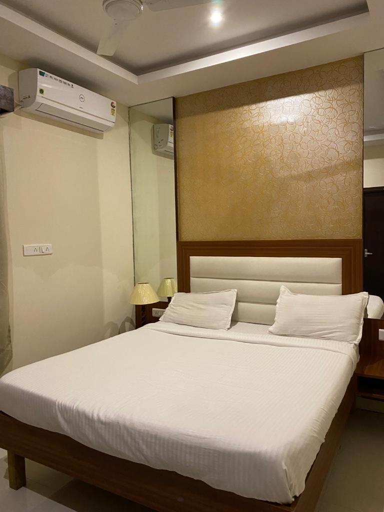 Akshatha Home Stay Bangalore Eksteriør bilde
